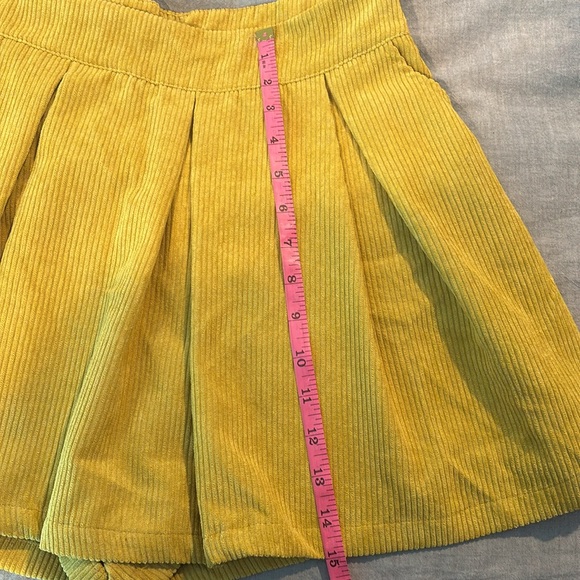 Davi &Dani mustard color corduroy skort. Skirt in front shorts in back. Sz small - Picture 6 of 6